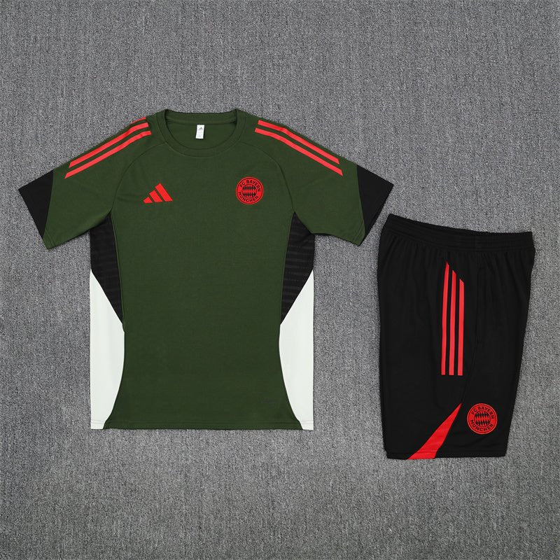 Bayern München Trainingsset 25/26 Trikot und Shorts