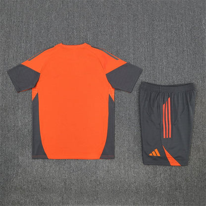 Bayern München Trainingsset 25/26 Trikot und Shorts