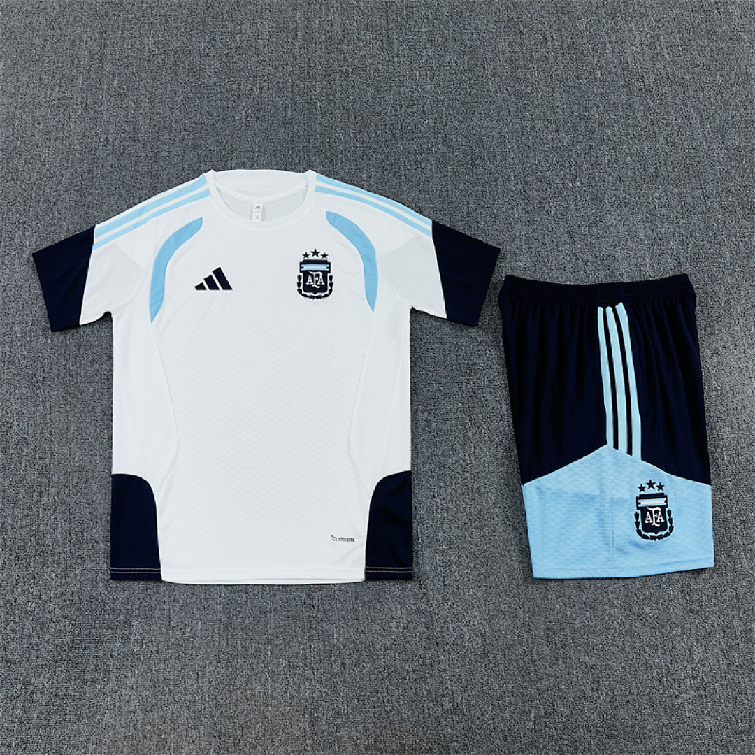 Argentinien Trainingsset 26/27 Trikot Weiß und Shorts Marineblau