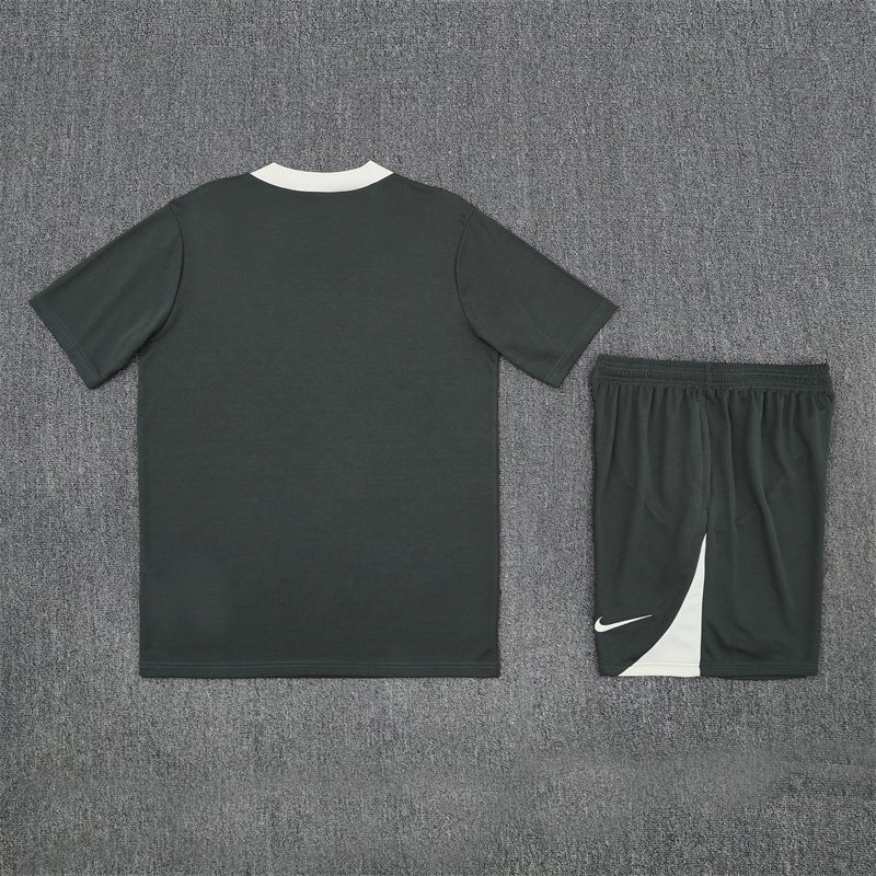 Chelsea Trainingsset 25/26 Trikot und Shorts Schwarz