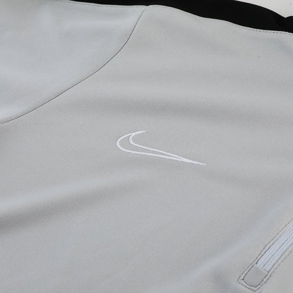 Herren-Trainingsanzug mit Jacke und Hose von Nike