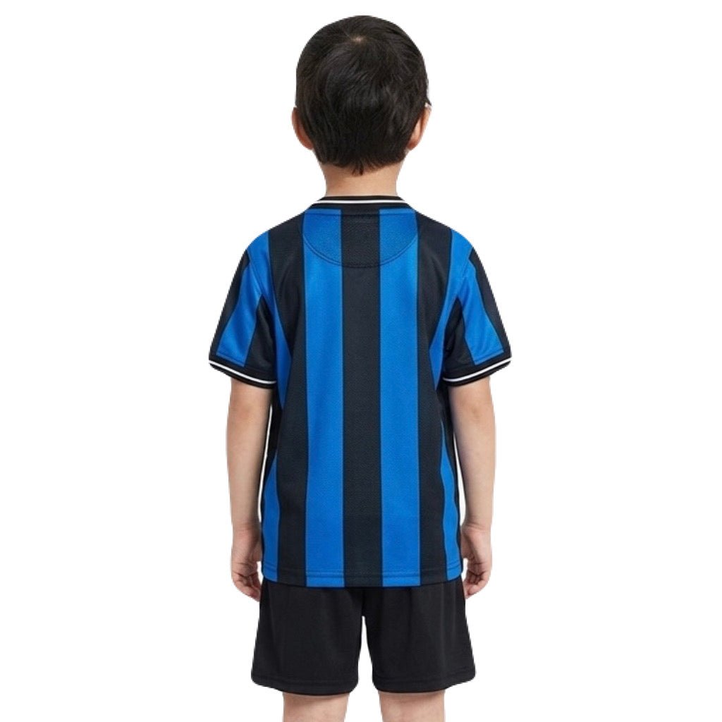 Inter Mailand Kinder-Set Heimtrikot 2009/10 Trikot und Shorts (Retro)