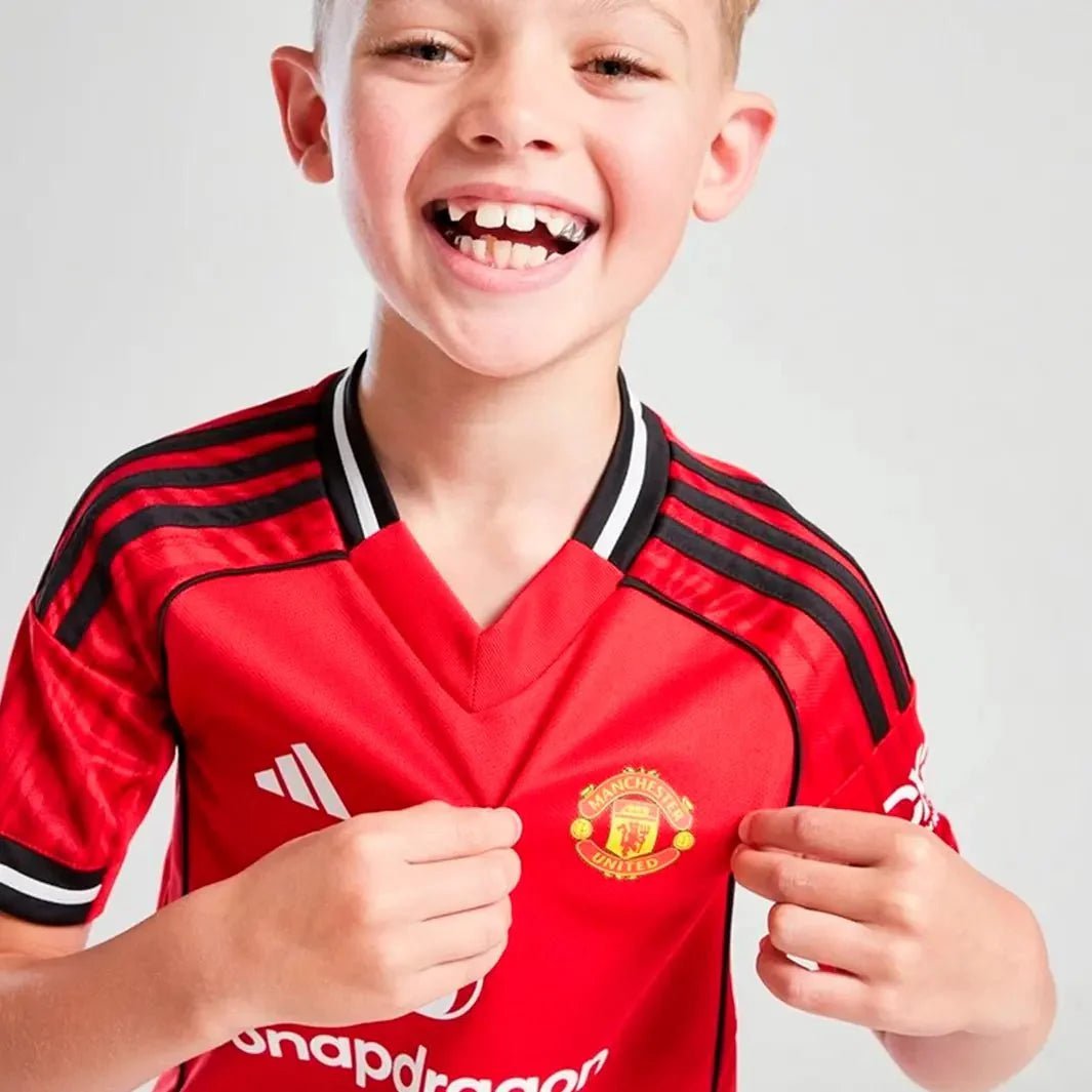 Kinder-Set Manchester United Heimtrikot 25/26 Trikot und Shorts
