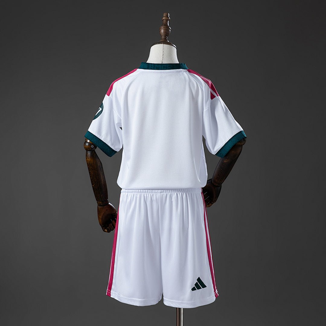 Kinder-Set Real Madrid Heimtrikot 26/27 Trikot und Shorts Weiß