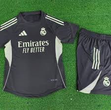 Kinder-Set Real Madrid Training 25/26