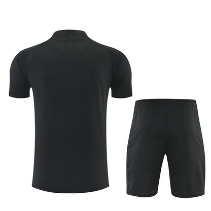Liverpool Trainingsset 26/27 Trikot und Shorts