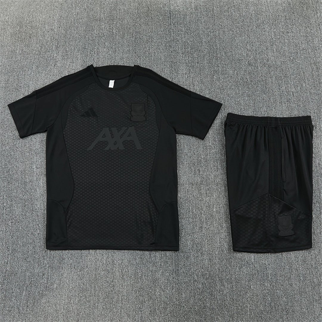 Liverpool Trainingsset 26/27 Trikot und Shorts