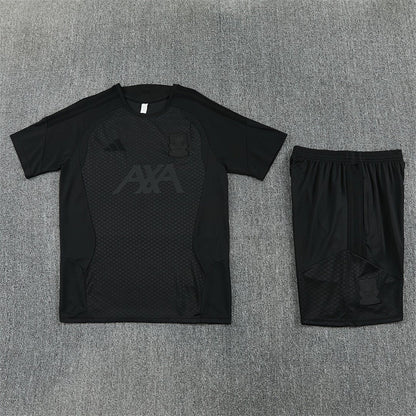 Liverpool Trainingsset 26/27 Trikot und Shorts
