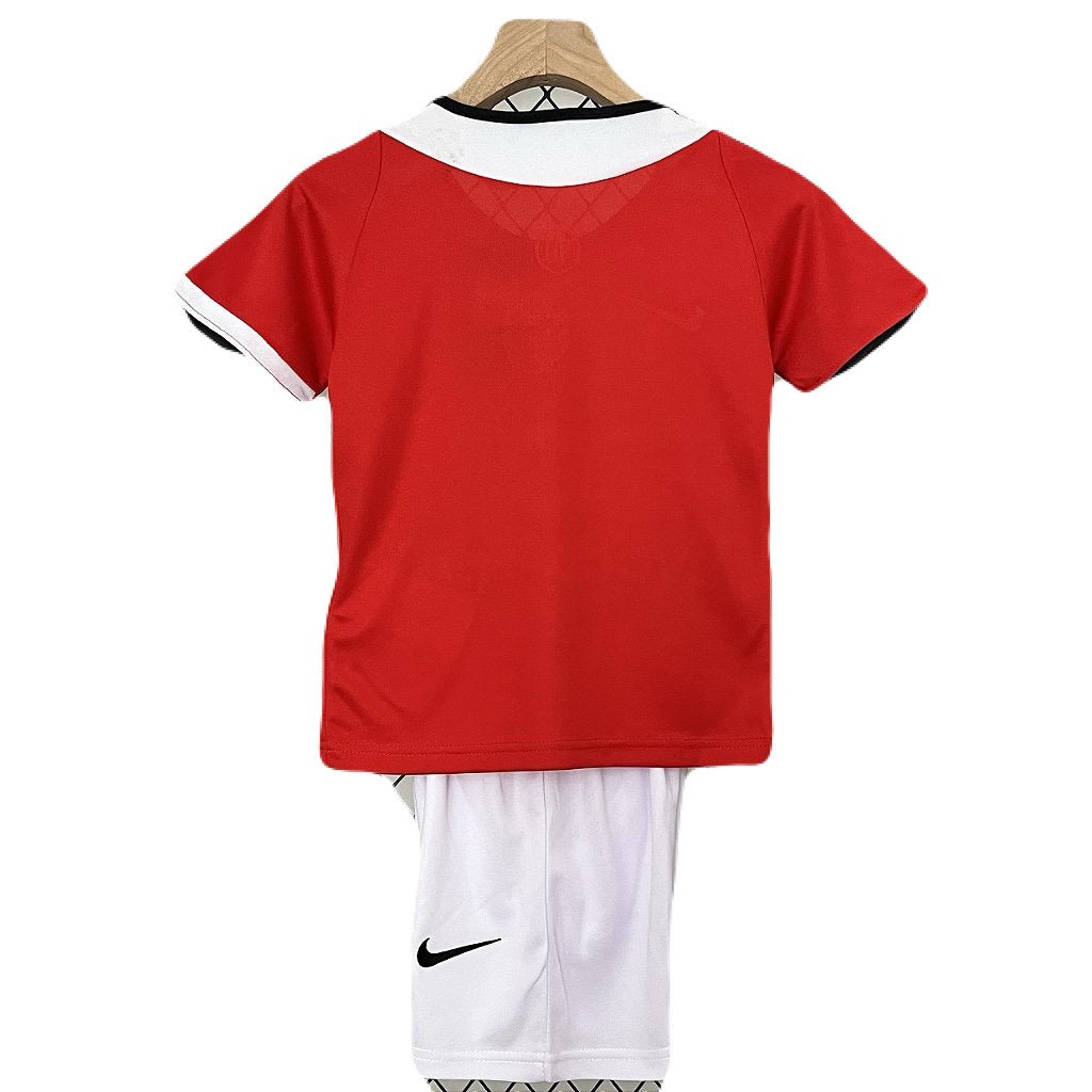 Manchester United Kinder-Set Heimtrikot 05/06 Rot und Weiß (Retro)