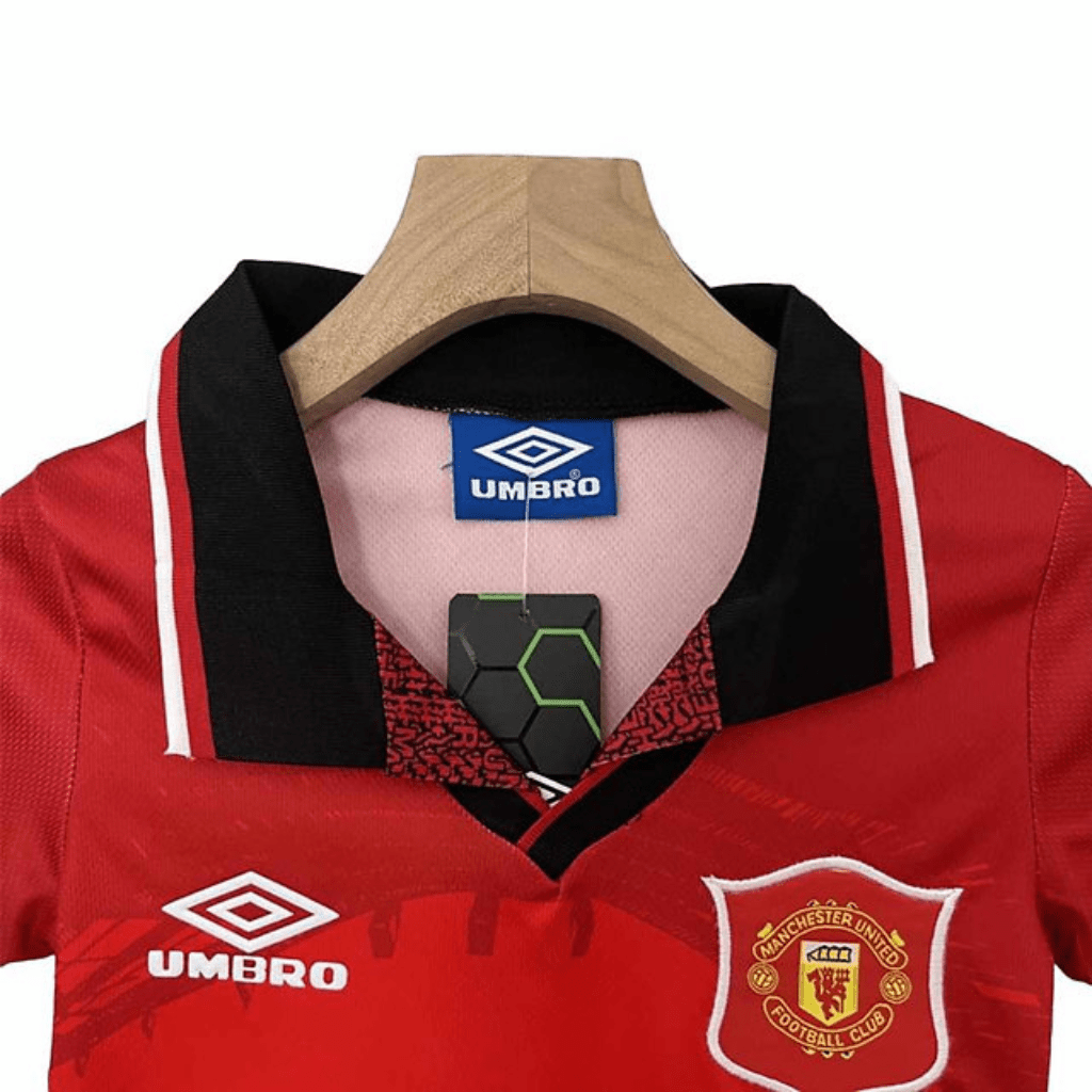 Manchester United Kinder-Set Heimtrikot 94/96 Rot und Weiß (Retro)
