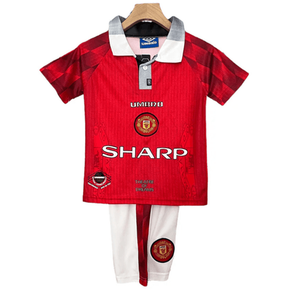 Manchester United Kinder-Set Heimtrikot 96/97 Rot und Weiß (Retro)