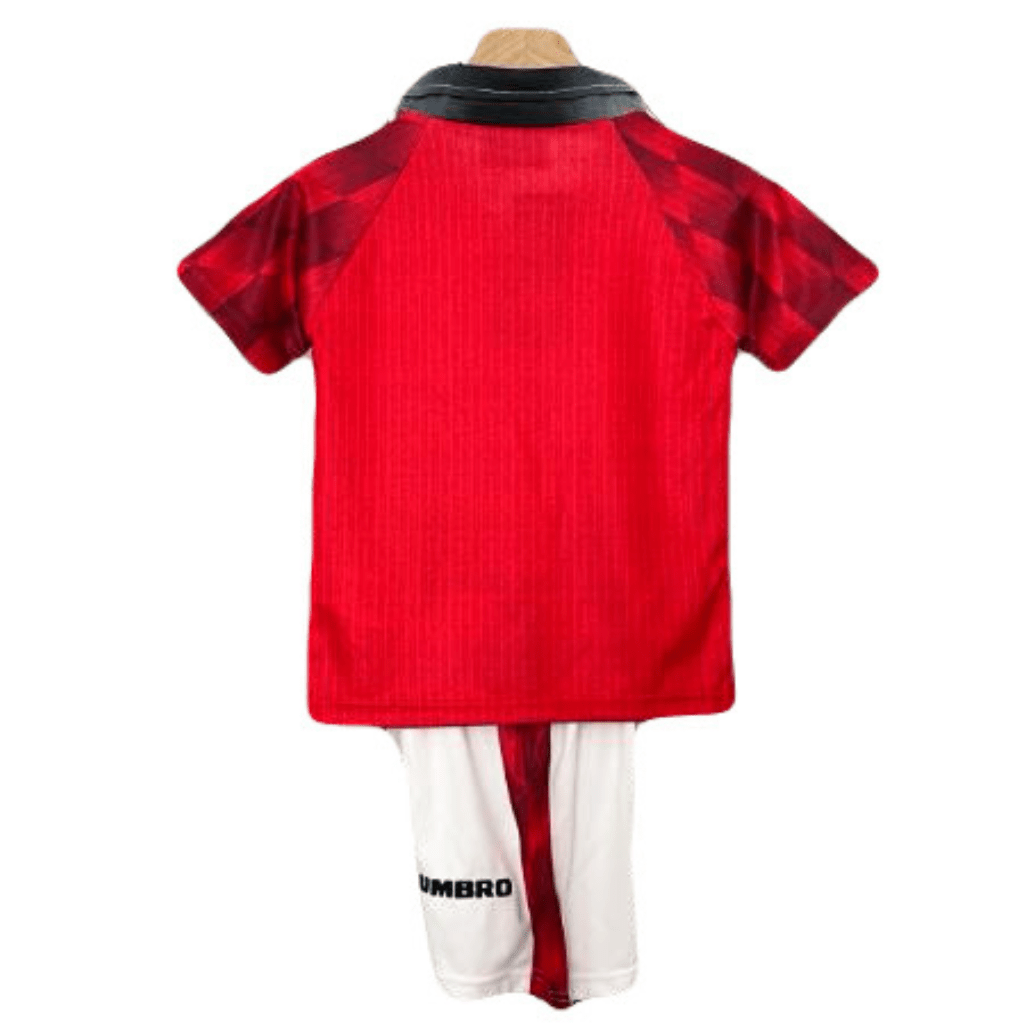 Manchester United Kinder-Set Heimtrikot 96/97 Rot und Weiß (Retro)