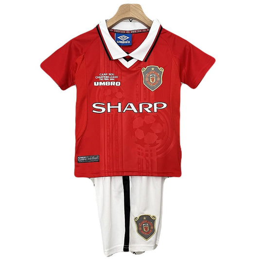 Manchester United Kinder-Set Heimtrikot 99/00 Rot und Weiß (Retro)