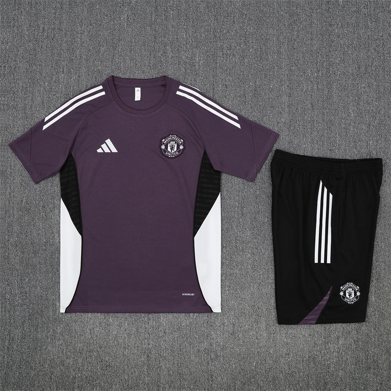 Manchester United Trainingsset 25/26 Trikot Lila und Shorts