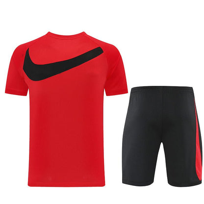 Nike Herren Set Trikot Rot und Shorts Schwarz