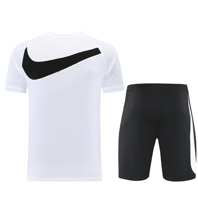 Nike Herren Set Trikot Weiß und Shorts Schwarz