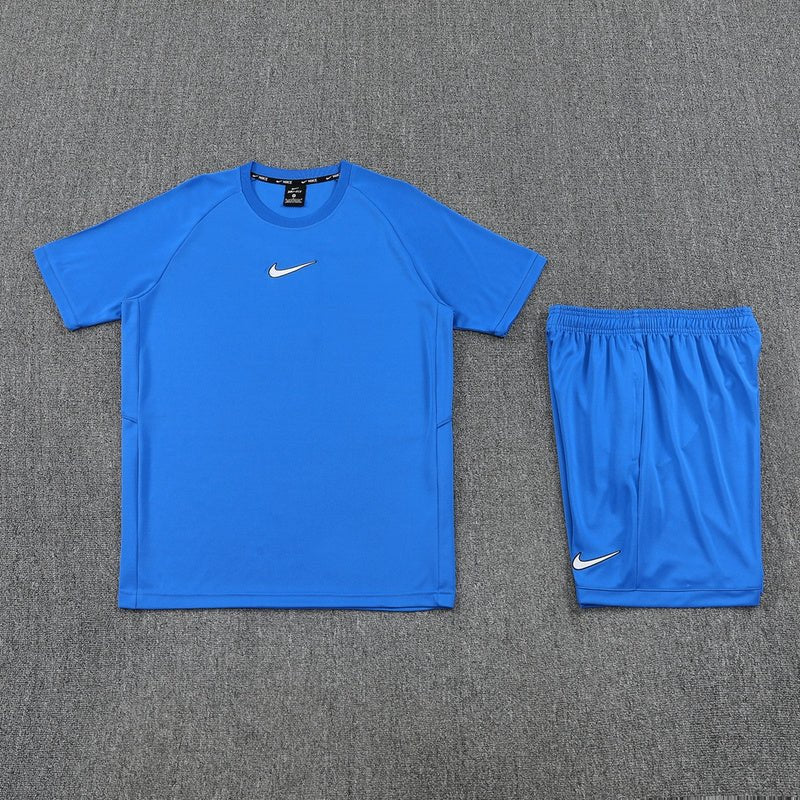 Nike Herren Set Trikot und Shorts Hellblau