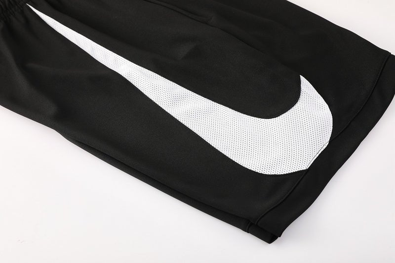Nike Herren Set Trikot Weiß und Shorts Schwarz