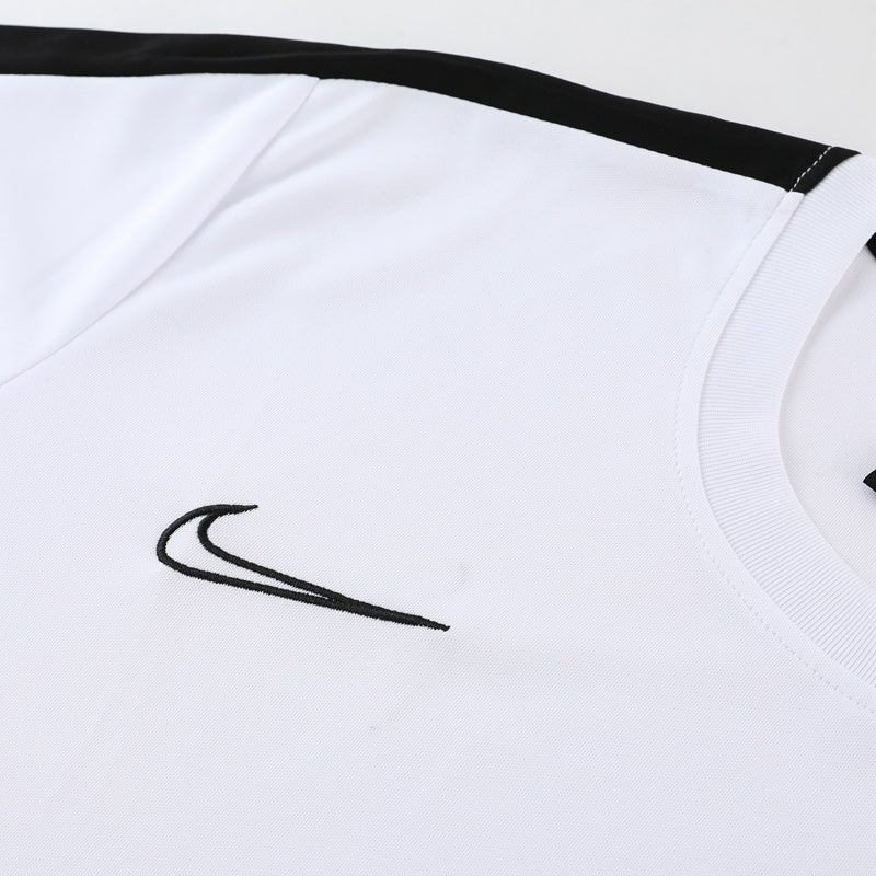 Nike Set Herren Trikot und Shorts