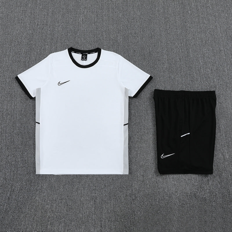 Nike Set Herren Trikot Weiß und Shorts Schwarz
