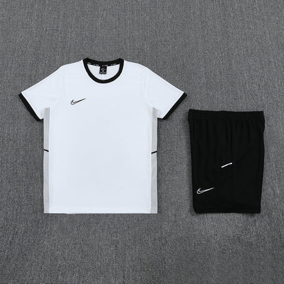Nike Set Herren Trikot Weiß und Shorts Schwarz