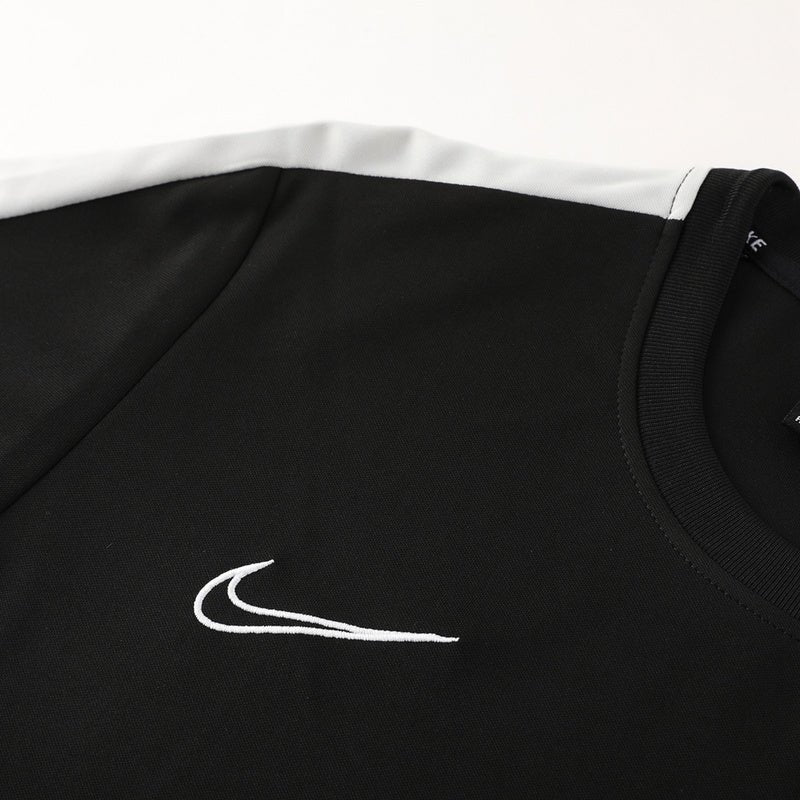 Nike Set Herren Trikot und Shorts