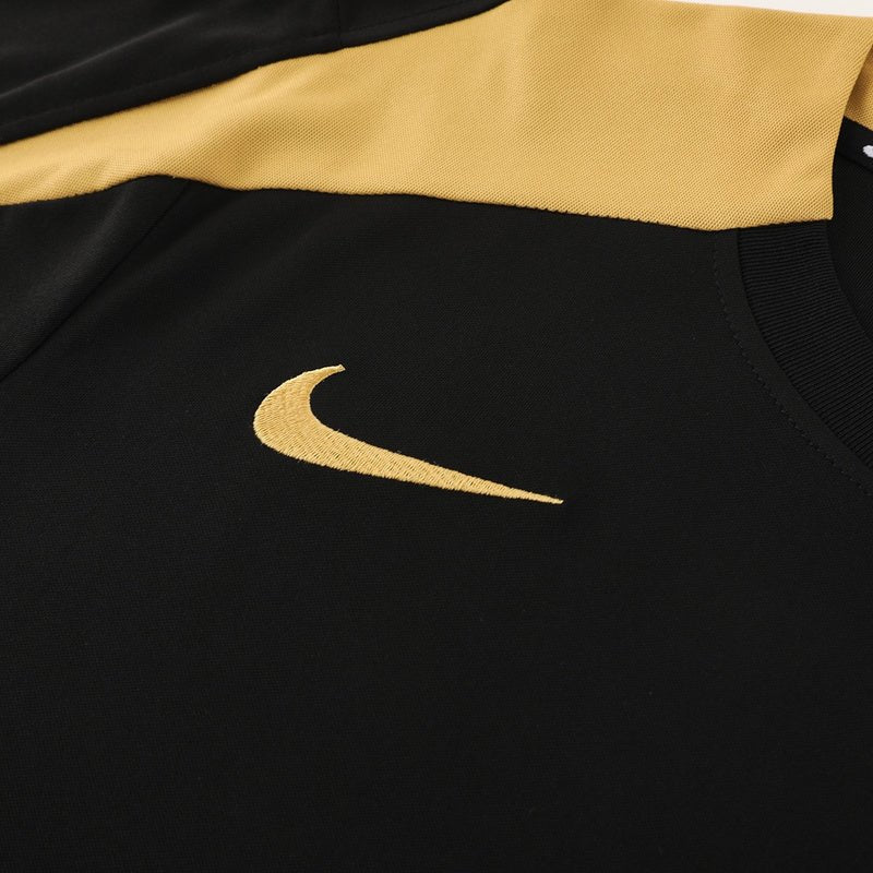 Nike Set Herren Trikot und Shorts