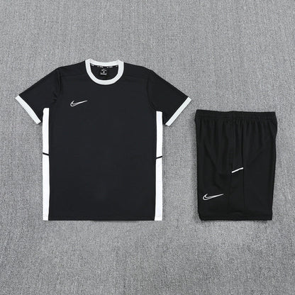 Nike Set Herren Trikot und Shorts Schwarz