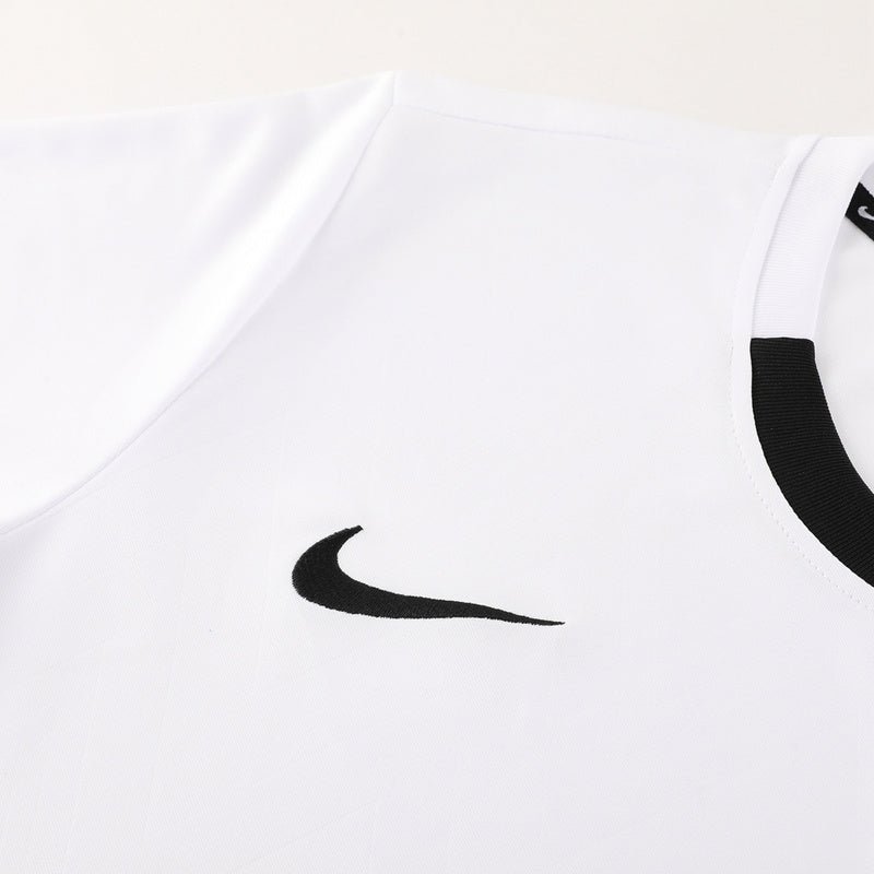 Nike Set Herren Trikot und Shorts