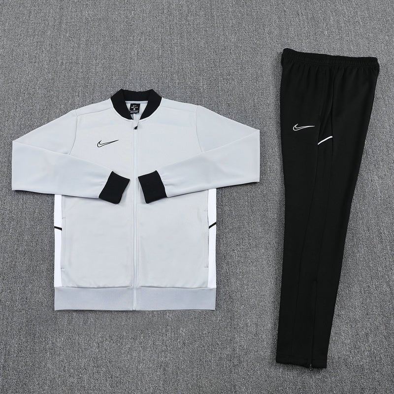 Nike Trainingsanzug Jacke Grau und Hose Schwarz Herren