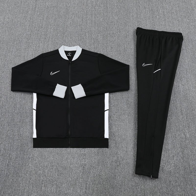 Nike Trainingsanzug Jacke und Hose Schwarz