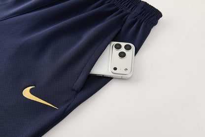 Nike Trainingsanzug Jacke Weiß und Hose Marineblau Herren