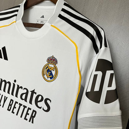 Real Madrid Heimtrikot mit Patches 25/26 Herren Fan-Version