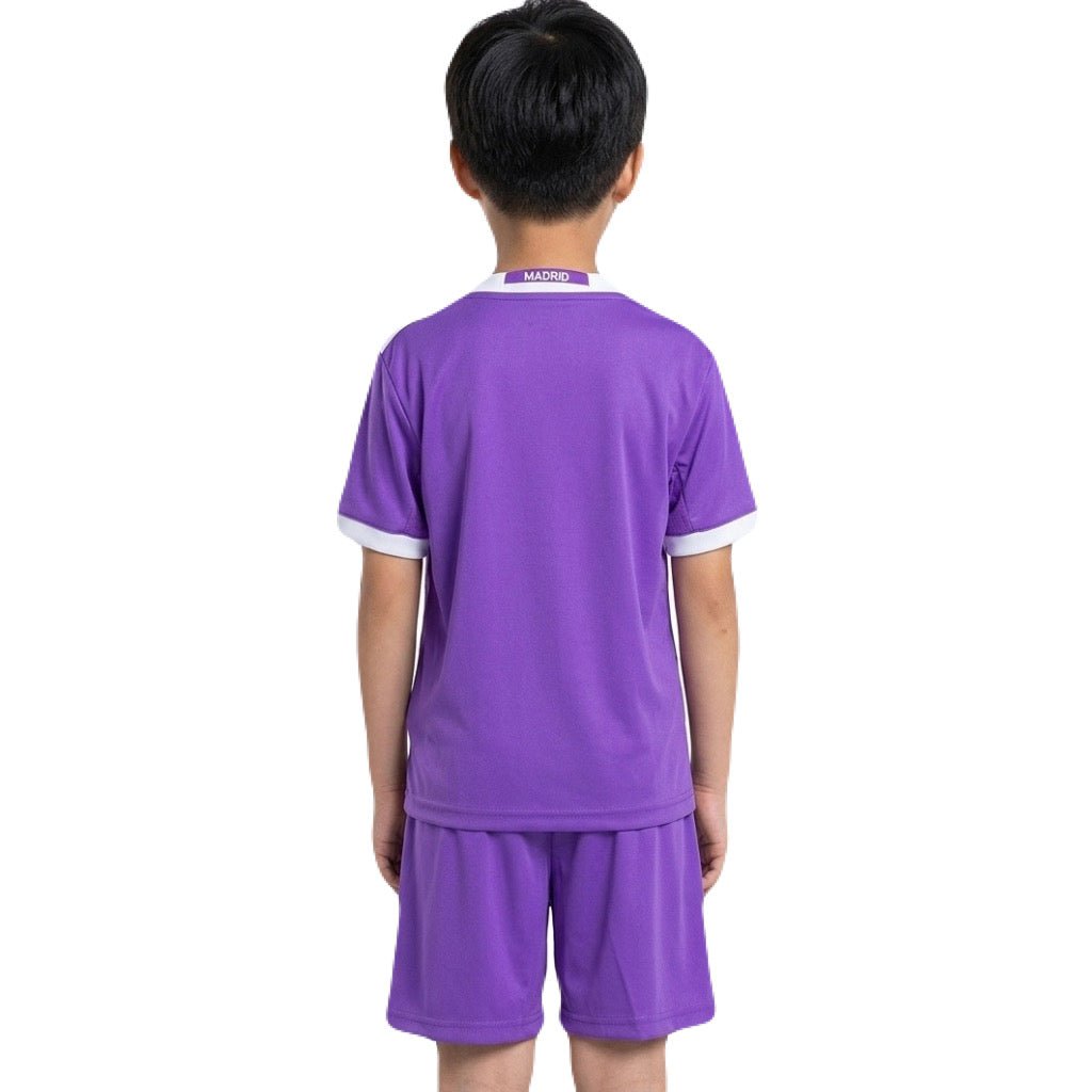 Real Madrid Kinder-Set Auswärtstrikot 2016/17 Trikot und Shorts (Retro)