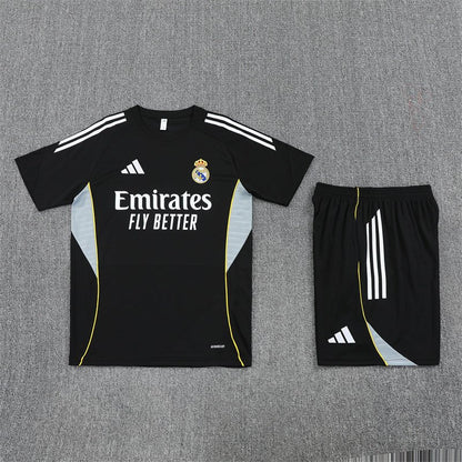 Real Madrid Madrid Trainingsset 25/26 Trikot und Shorts Schwarz