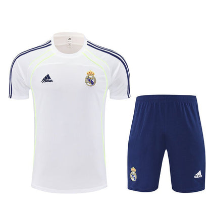 Real Madrid Madrid Trainingsset 25/26 Trikot Weiß und Shorts