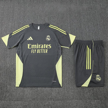 Real Madrid Madrid Trainingsset 25/26 Trikot und Shorts Grau