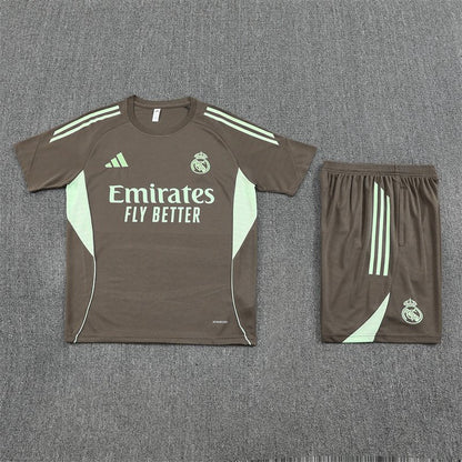 Real Madrid Trainingsset 25/26 Trikot und Shorts Dunkelgrau