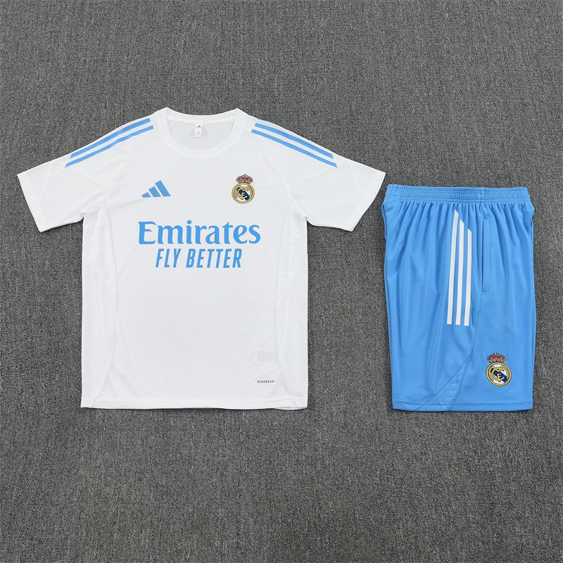 Real Madrid Trainingsset 25/26 Trikot Weiß und Shorts Blau