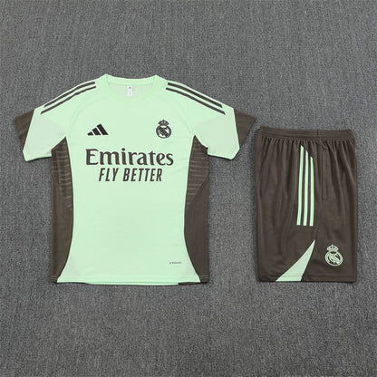 Real Madrid Trainingsset 25/26 Trikot Grün und Shorts Dunkelgrau