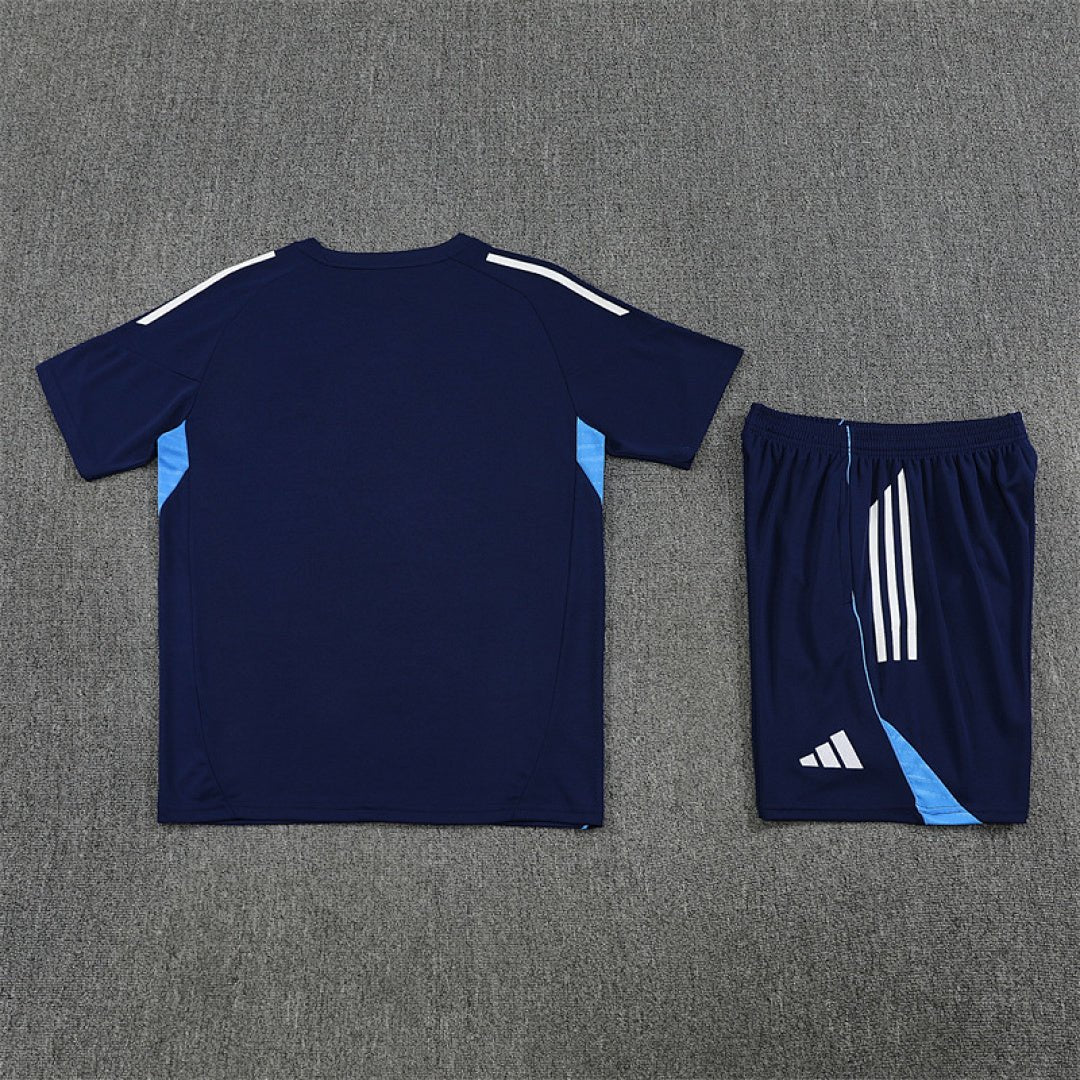 Real Madrid Trainingsset 25/26 Trikot und Shorts Marineblau