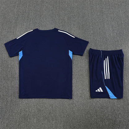 Real Madrid Trainingsset 25/26 Trikot und Shorts Marineblau