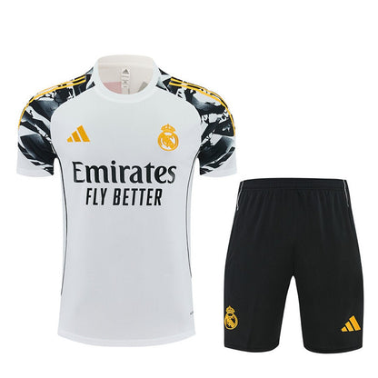 Real Madrid x Marvel Trainingsset 25/26 Trikot und Shorts