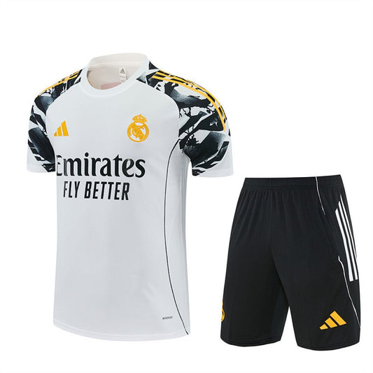 Real Madrid x Marvel Trainingsset 25/26 Trikot und Shorts