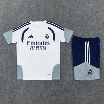 Real Madrid Trainingsset 26/27 Trikot Weiß und Shorts