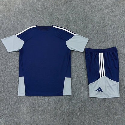 Real Madrid Trainingsset 26/27 Trikot und Shorts Marineblau