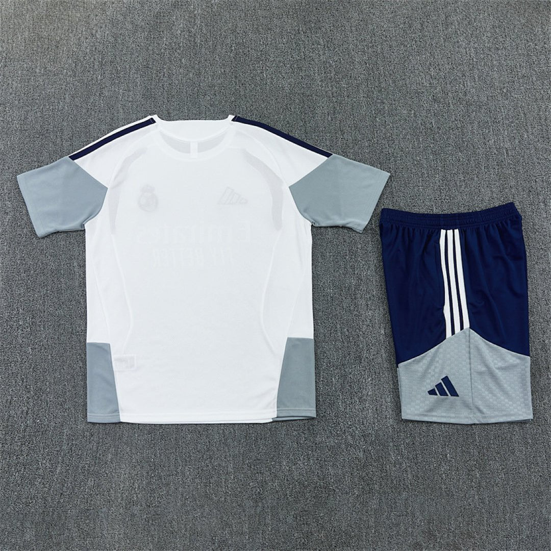 Real Madrid Trainingsset 26/27 Trikot Weiß und Shorts