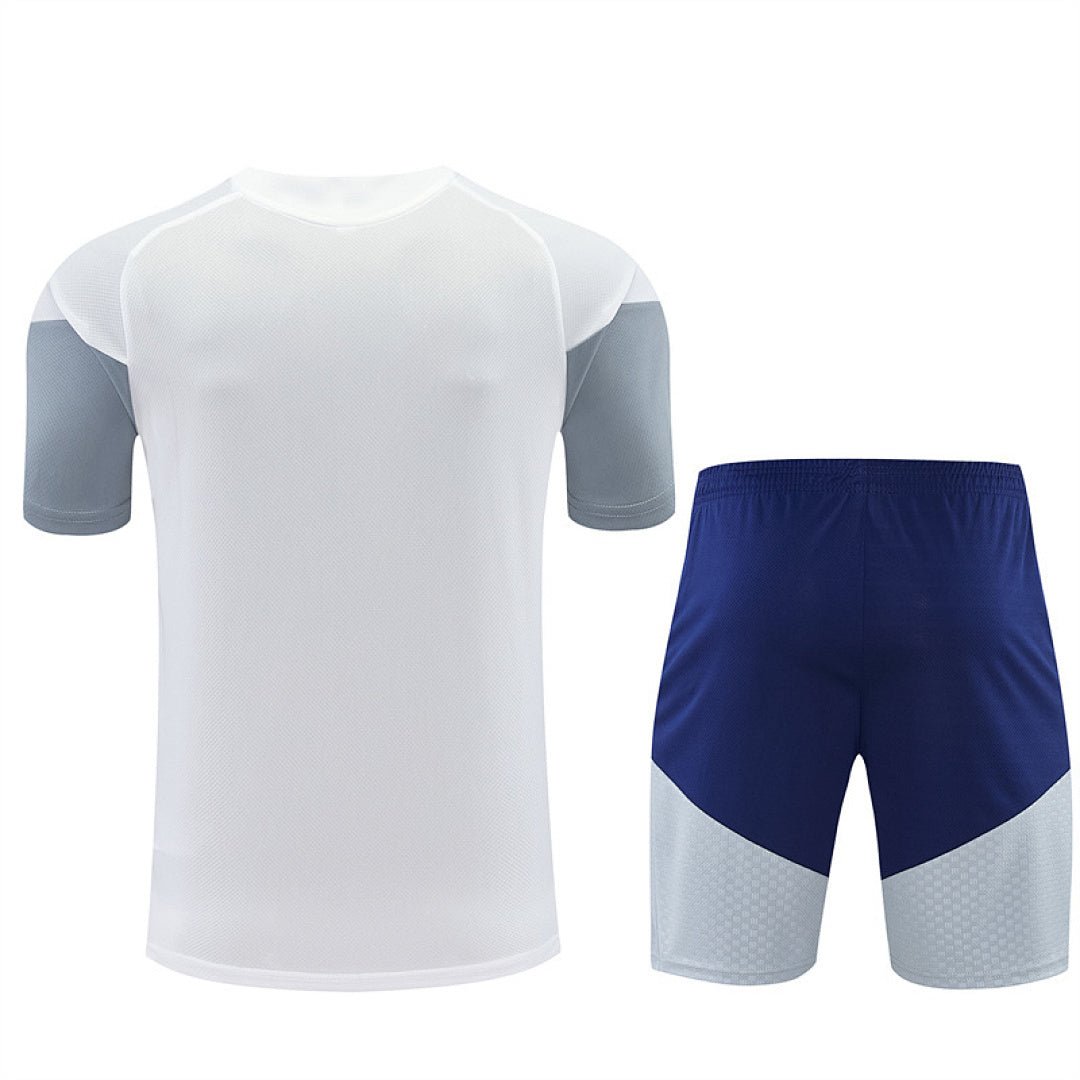 Real Madrid Trainingsset 26/27 Trikot Weiß und Shorts